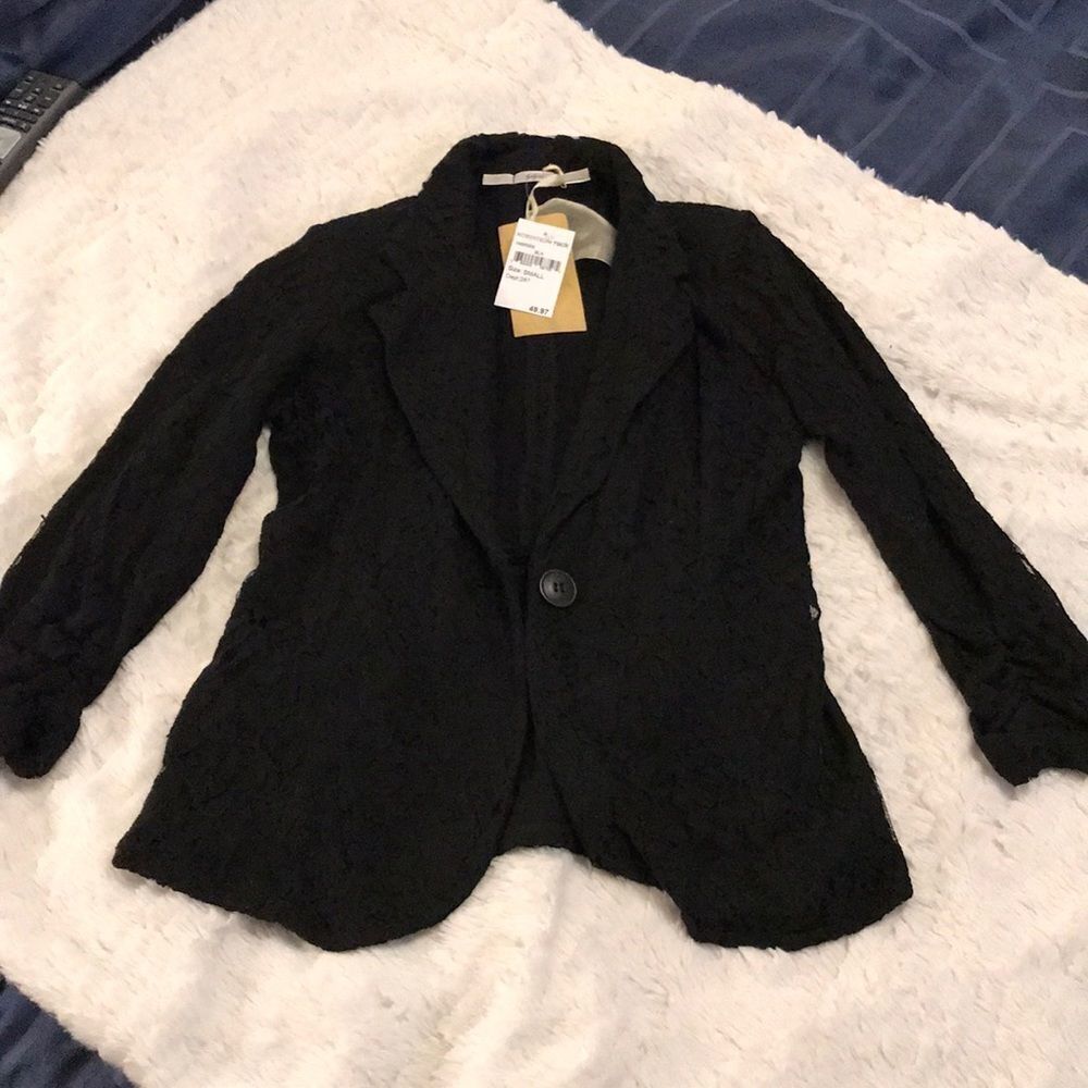 Black 3/4 sleeve lace jacket